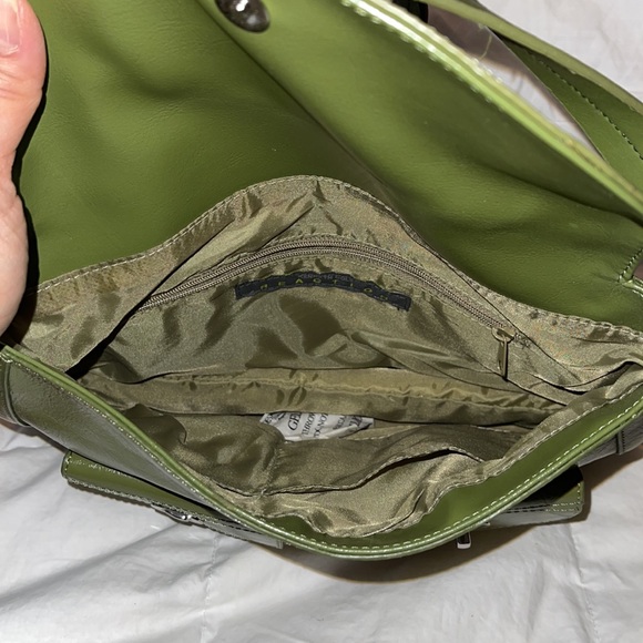 Kennet Cole woman’s green shoulder bag - Picture 3 of 6